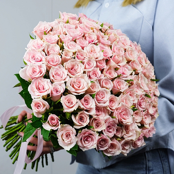 101 бело-розовая роза 35-40см (Кения)