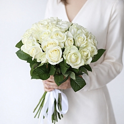 25 белых роз 50см (Россия)