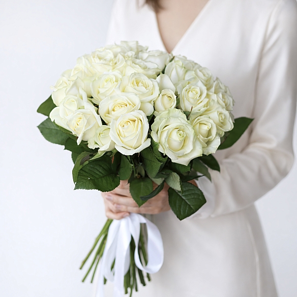 25 белых роз 50см (Россия)