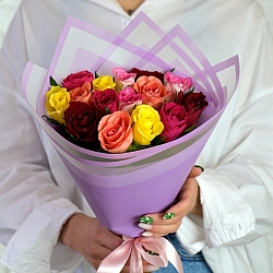 15 роз микс 35-40см в упаковке (Кения)