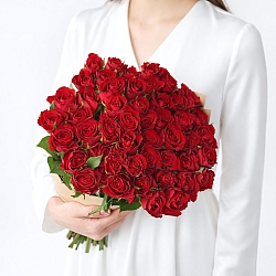 Охапка красных роз 35-40см в упаковке (Кения)