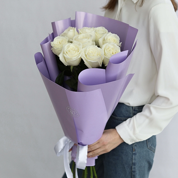 9 роз Плайя Бланка 50см в упаковке (Эквадор)
