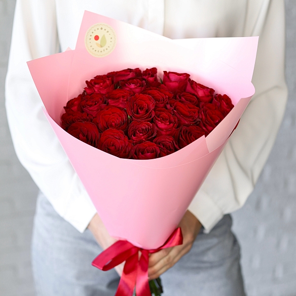 25 красных роз 35-40см в упаковке (Кения)