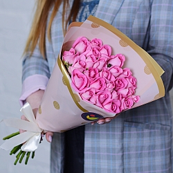 25 розовых роз 35-40см в упаковке (Кения)