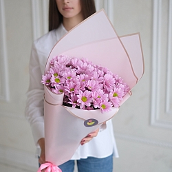 9 розовых кустовых хризантем в упаковке