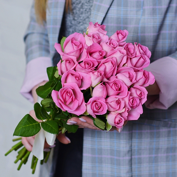 25 розовых роз 35-40см (Кения)