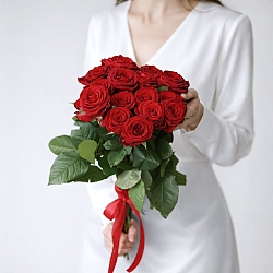 15 красных роз 50см (Россия)