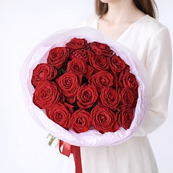19 красных роз 50см в упаковке (Россия)