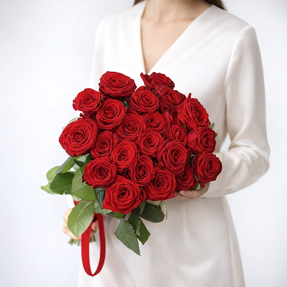 25 красных роз 50см (Россия)