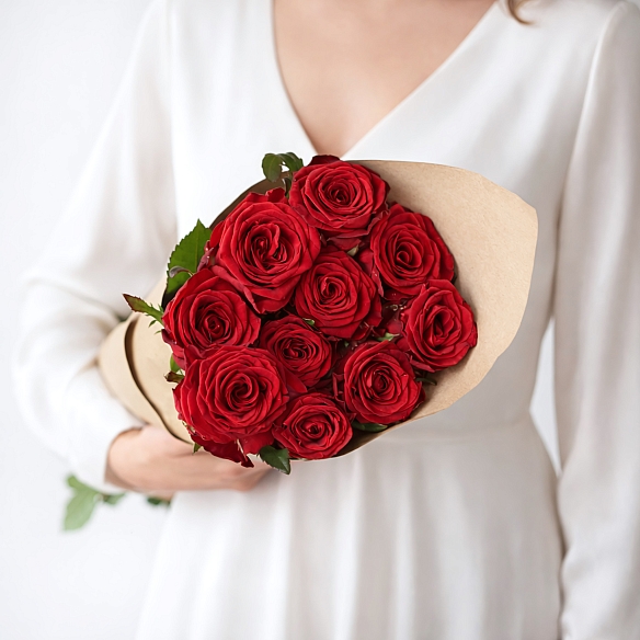 Охапка красных роз 70см (Россия)